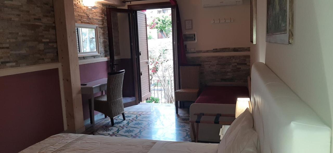 Al Castello B&B Милацо Екстериор снимка