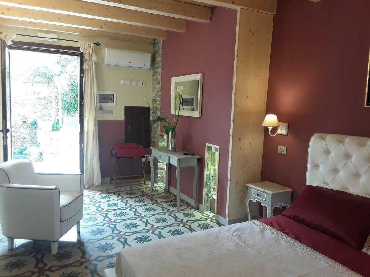 Al Castello B&B Милацо Екстериор снимка