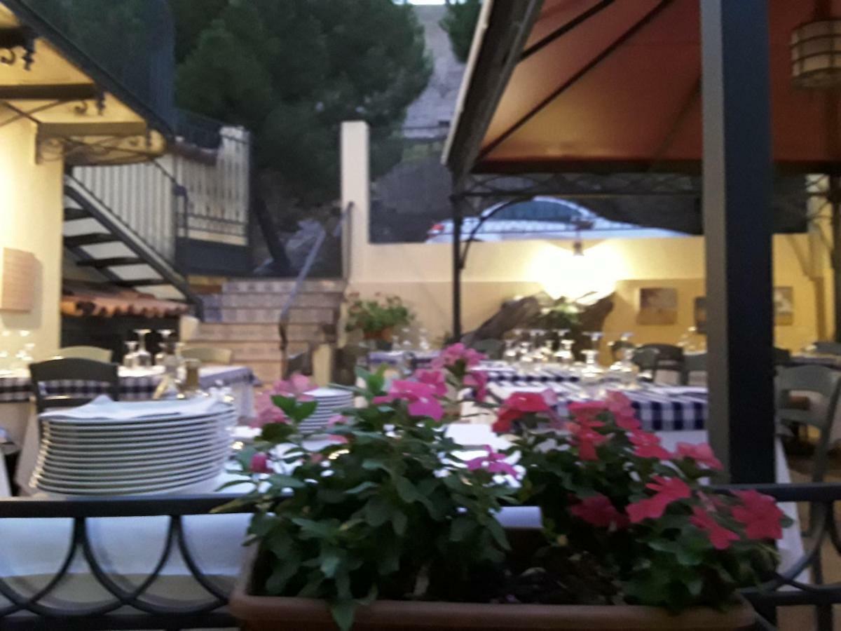 Al Castello B&B Милацо Екстериор снимка