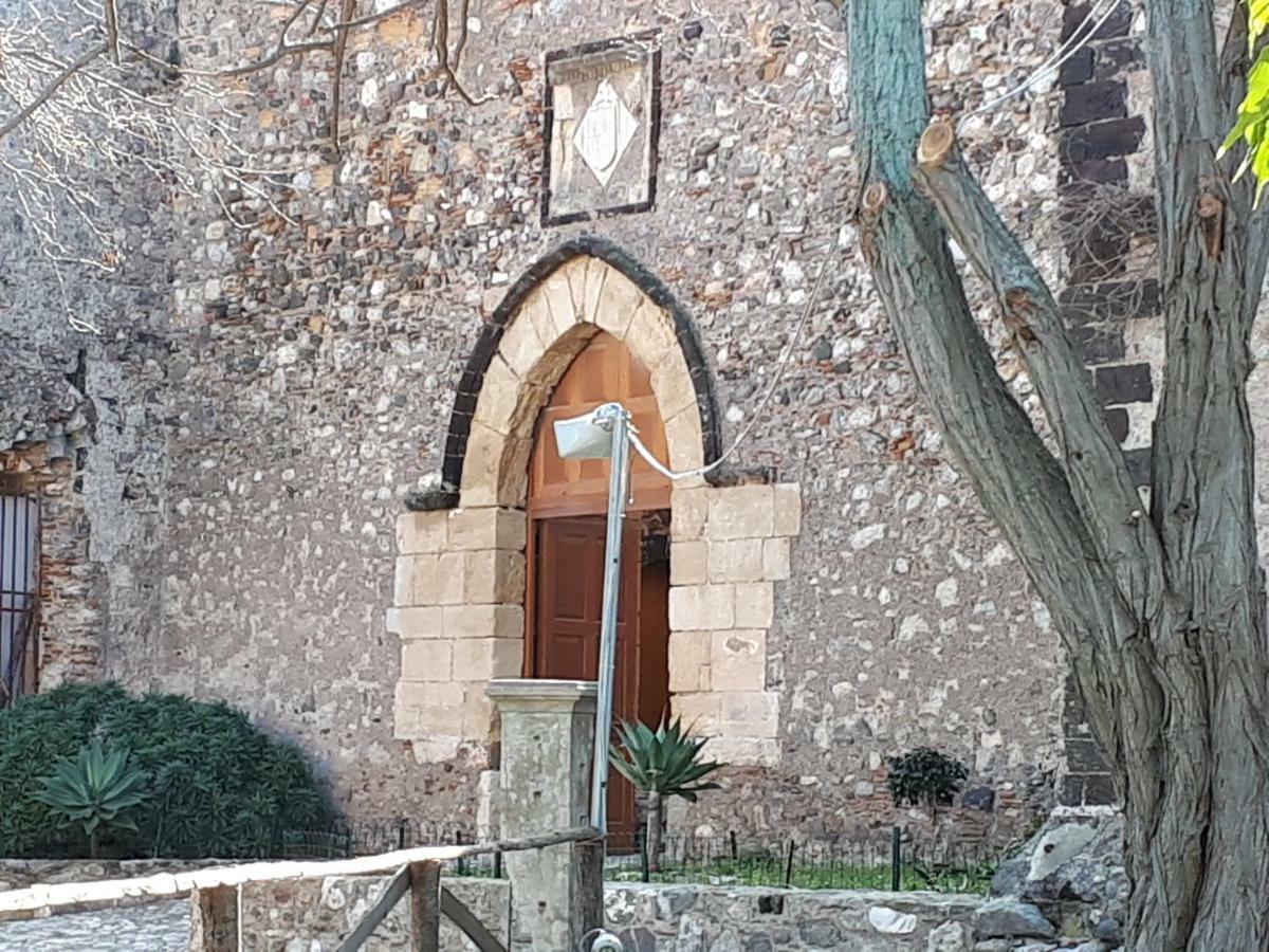 Al Castello B&B Милацо Екстериор снимка